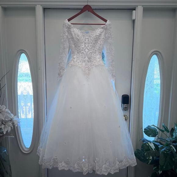 Emme Bridal Princess Beaded Off-the-Shoulder Wedding Dress Detachable Train Sz 4 - Picture 1 of 16